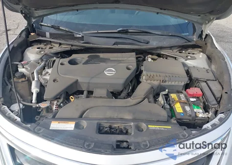 2015 Nissan Altima 2.5 S z USA, uszkodzony, nr VIN 1N4AL3AP8FN910375